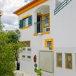 Casa de Férias Oleander - Excellent Townhouse In Carvoe