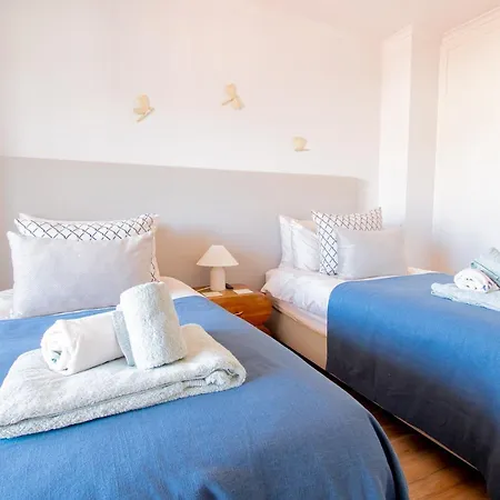Casa Francesca, Renovated Townhouse Walking Distan