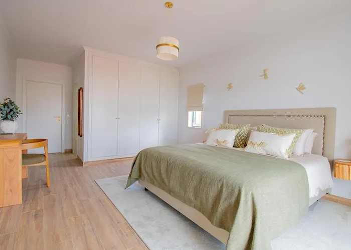 Oleander - Excellent Townhouse In Carvoe 펜션 *