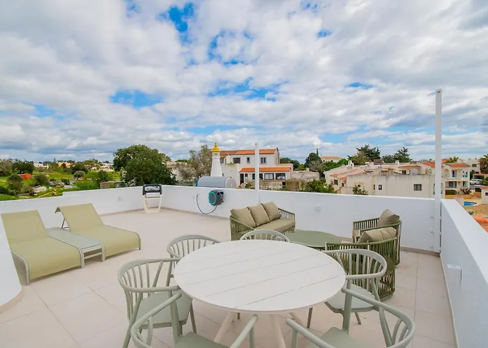 Oleander - Excellent Townhouse In Carvoe 카르보에이루