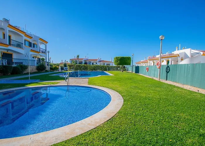 Oleander - Excellent Townhouse In Carvoe * 카르보에이루