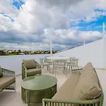 Nyaraló Oleander - Excellent Townhouse In Carvoe
